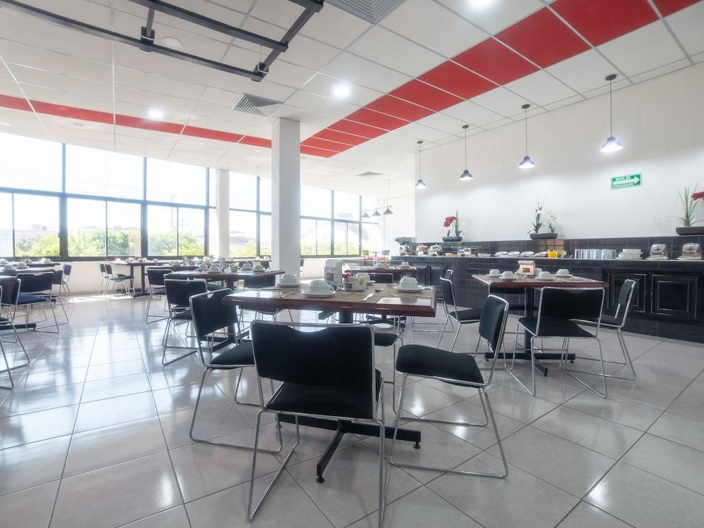 Capital O Hotel Casa Real Celaya سيلايا المظهر الخارجي الصورة