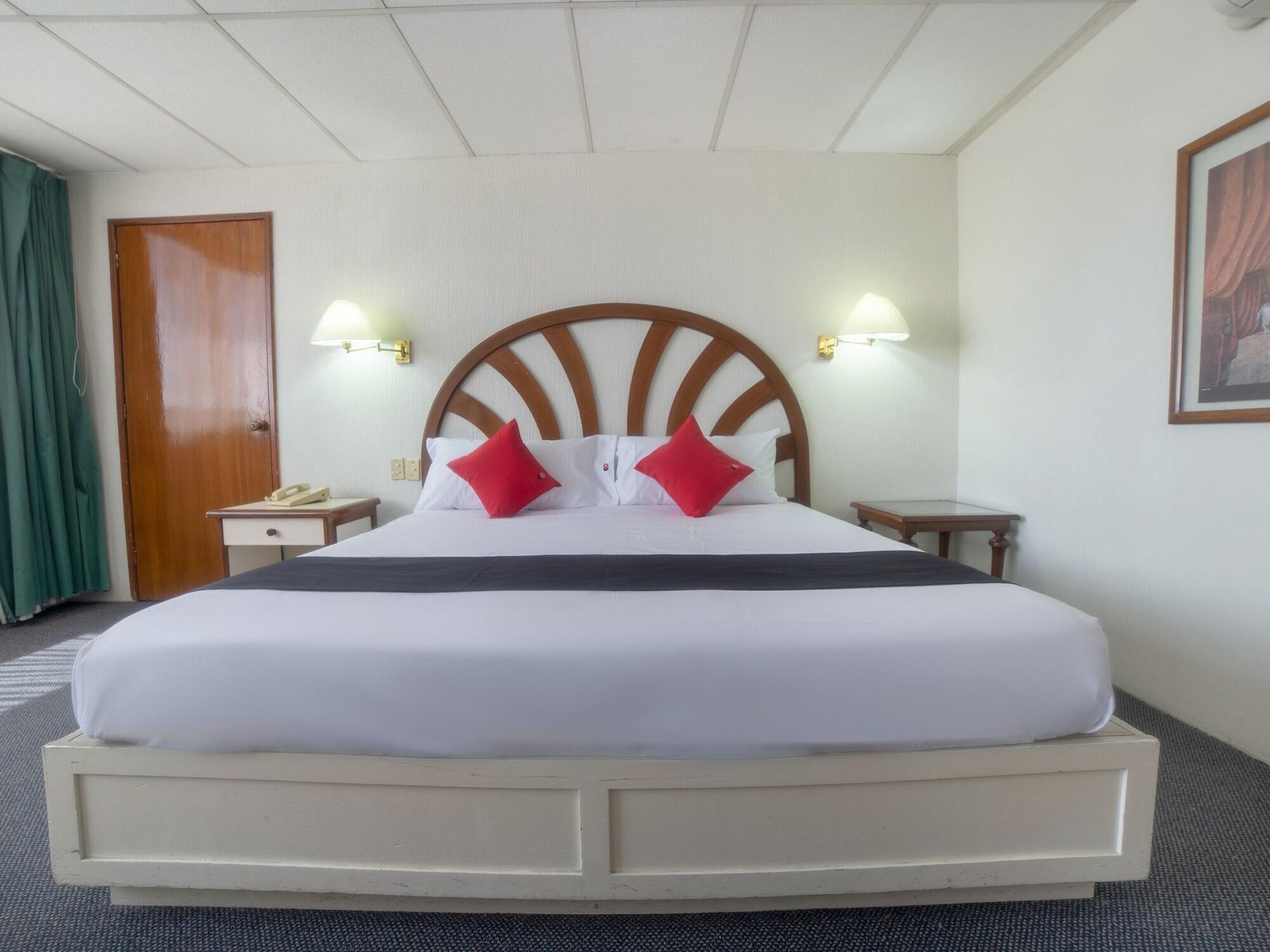 Capital O Hotel Casa Real Celaya سيلايا المظهر الخارجي الصورة