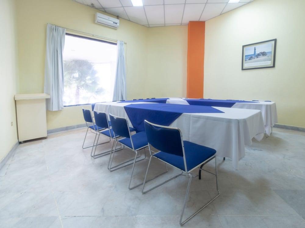 Capital O Hotel Casa Real Celaya سيلايا المظهر الخارجي الصورة