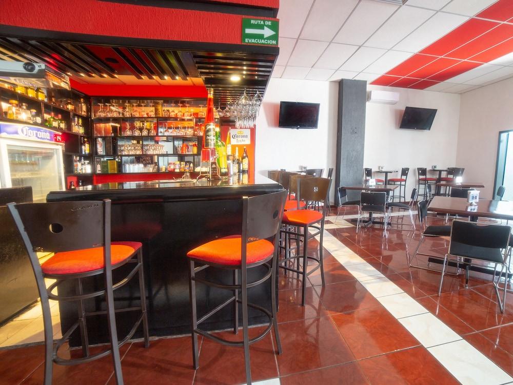 Capital O Hotel Casa Real Celaya سيلايا المظهر الخارجي الصورة