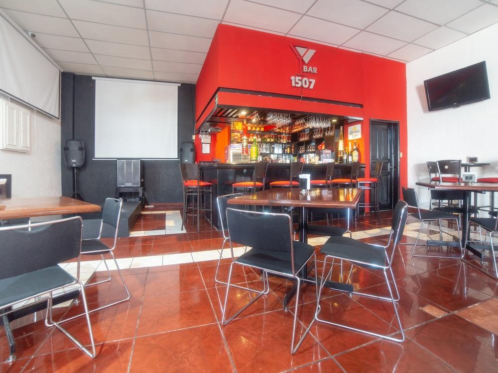 Capital O Hotel Casa Real Celaya سيلايا المظهر الخارجي الصورة