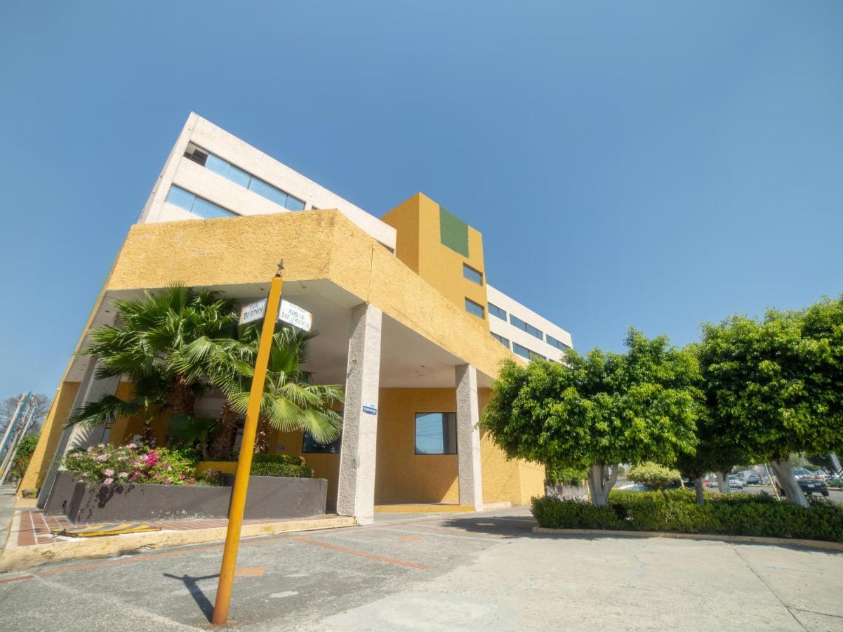 Capital O Hotel Casa Real Celaya سيلايا المظهر الخارجي الصورة